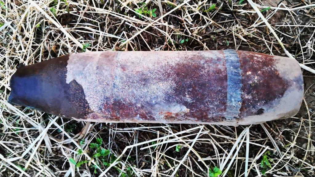 Életveszélyes ködgránát lépett működésbe egy liptódi család kertjében