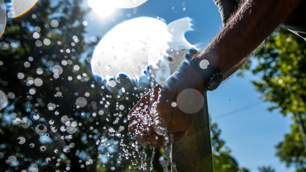 Marad a nyári meleg, egyes helyeken viszont növekszik zivatarok esélye