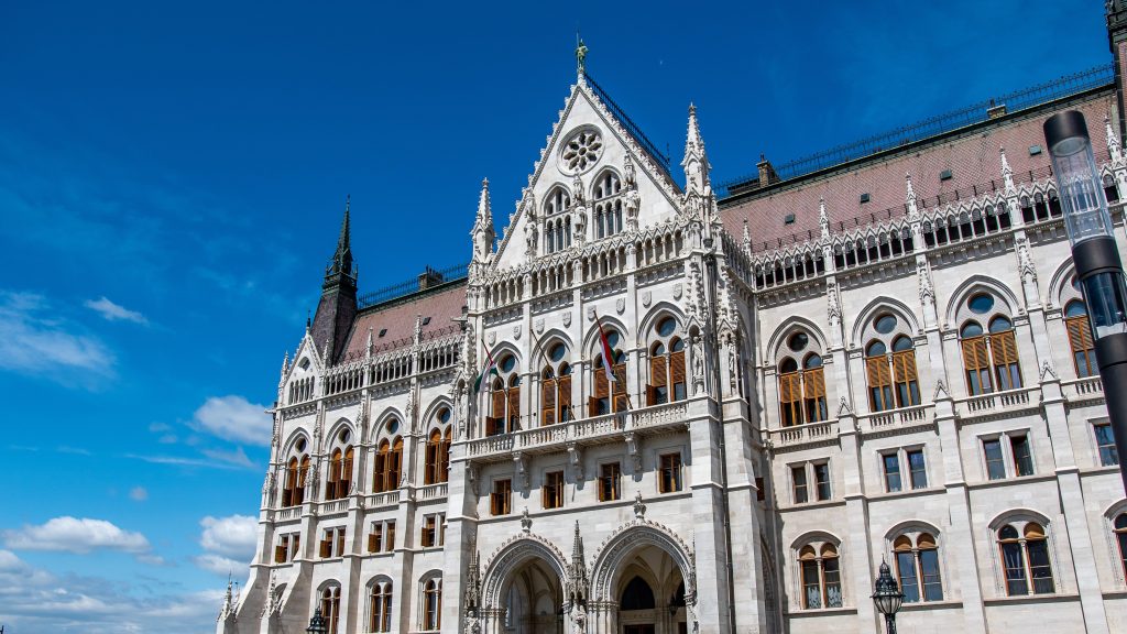 Több szakszervezet is tiltakozik a tagdíjlevonással kapcsolatos törvénymódosítási terv miatt