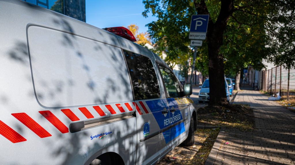 Autó ütközött kisbusszal az M6-oson, aztán kigyulladt