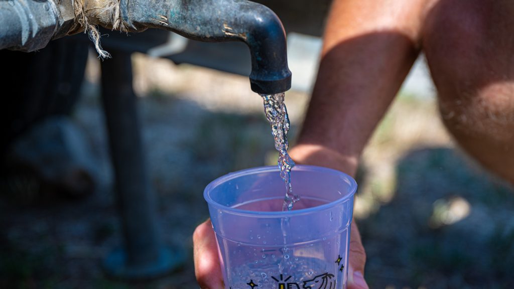 Nem tud megállapodni a víz áráról az állam és a főváros, így nem folyik víz a vadonatúj solymári vezetéken