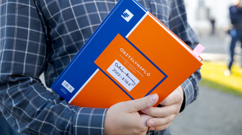 Elbocsátották tanári állásából a Momentum csepeli polgármesterjelöltjét