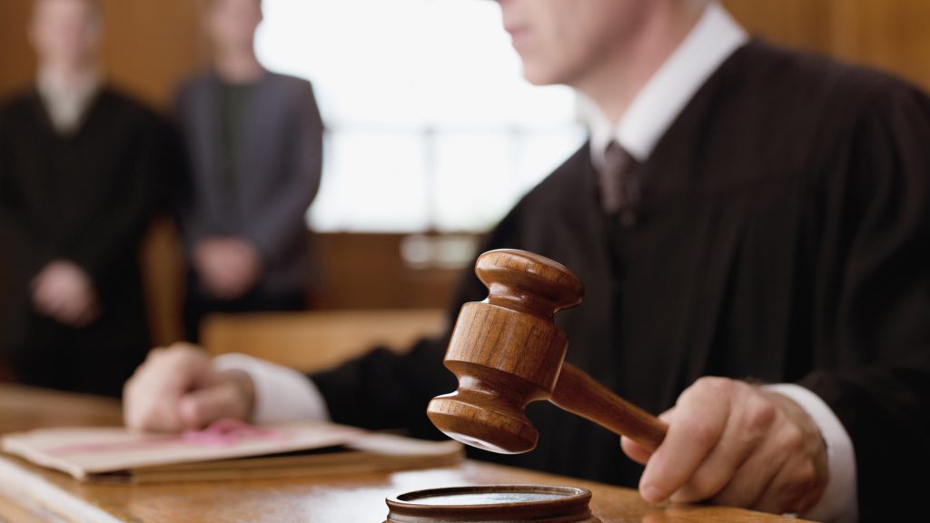 Hét ember ellen emeltek vádat két ügyben drogkereskedelem miatt, egyikük kislánynak is adott el drogot