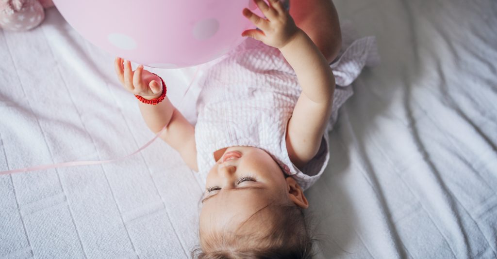 Szétrágott lufi miatt fulladt meg egy féléves szabolcsi kislány