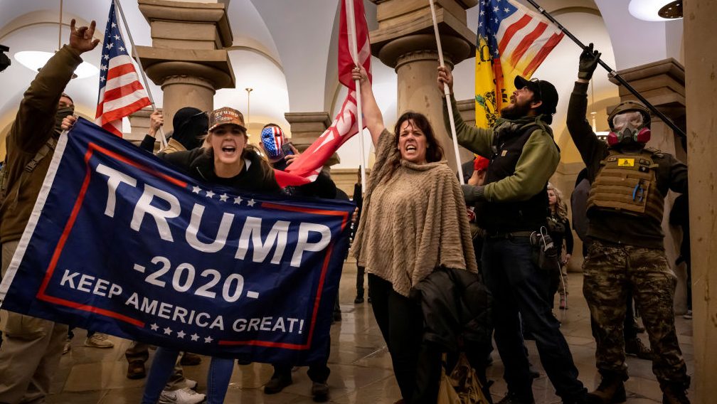 „Arra szövetkeztek, hogy törvénytelenül megváltoztassák a választási eredményt” – megint vádat emeltek Trump ellen