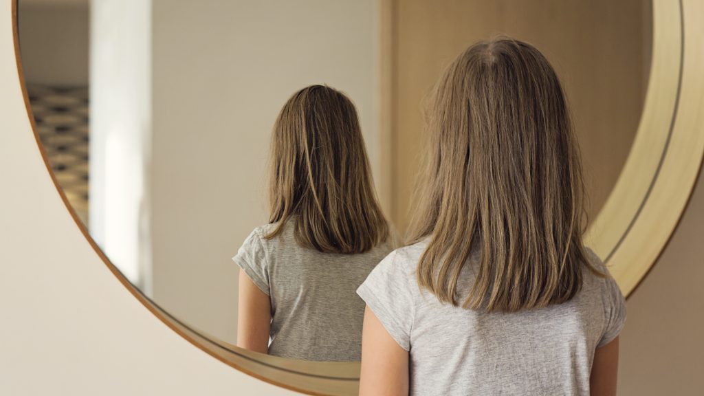 Bement a rendőrségre két anya, hogy egy Benceként bemutatkozó fiú pornográf videókat csalt ki a kislányaiktól