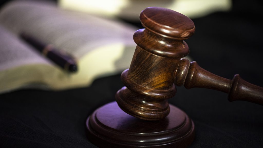 42 vádlottja van a 10-15 százalékos jutalékért “dolgozó”, és milliárdokat elcsaló budapesti számlagyárnak