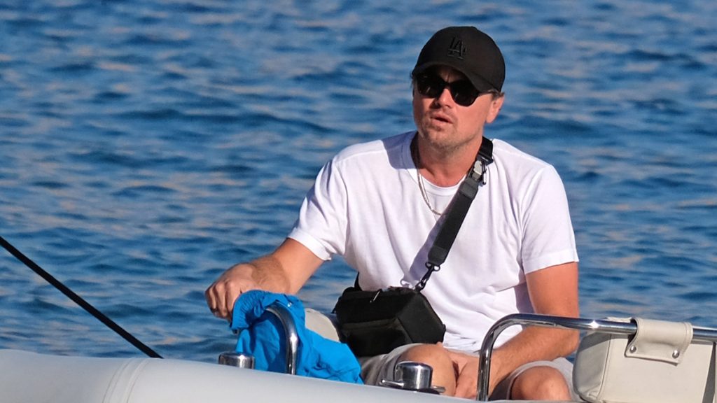 Megdöbbentő korú nővel az oldalán fotózták le Leonardo DiCapriót