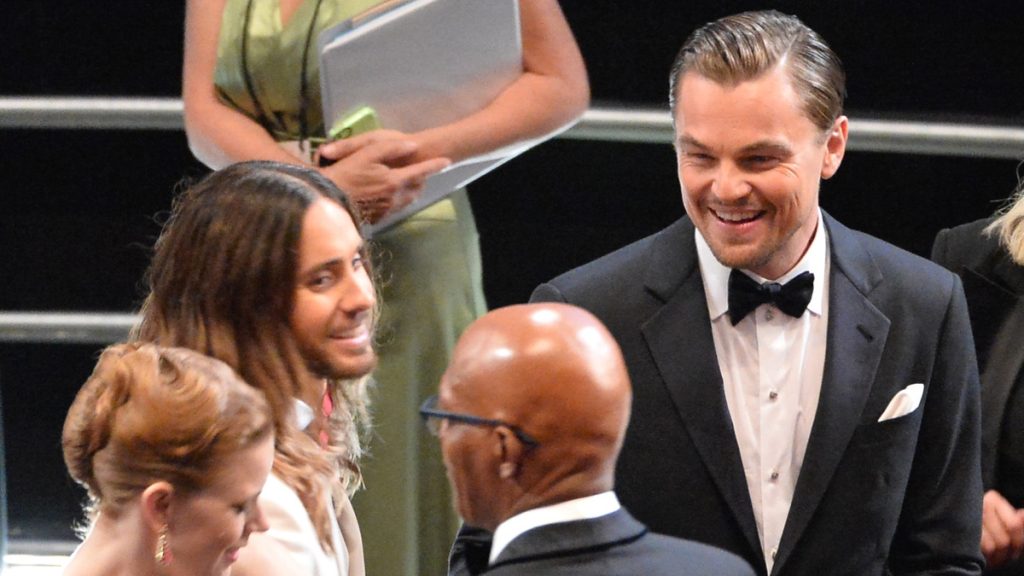 Valentin-napi édességként ürüléket küldött Leonardo DiCapriónak és Jared Letónak egy lelkes környezetvédő