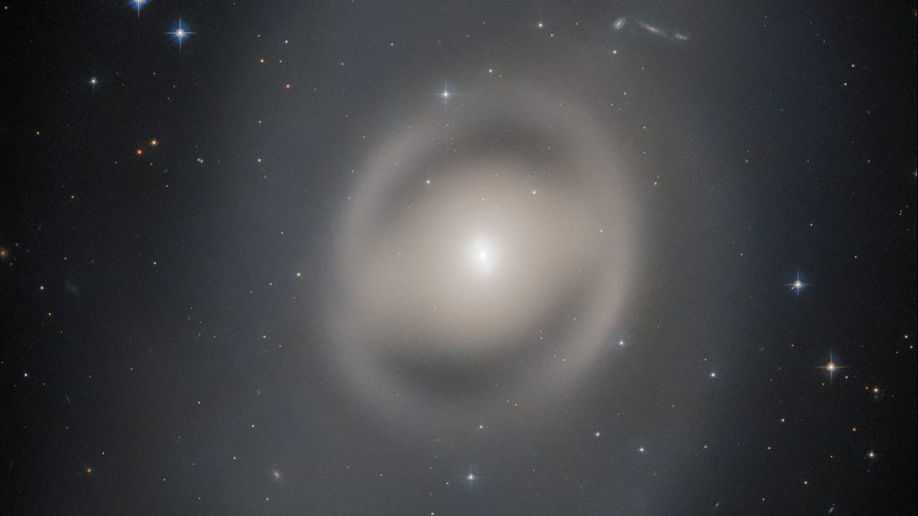 Szellemgalaxist fotózott a Hubble