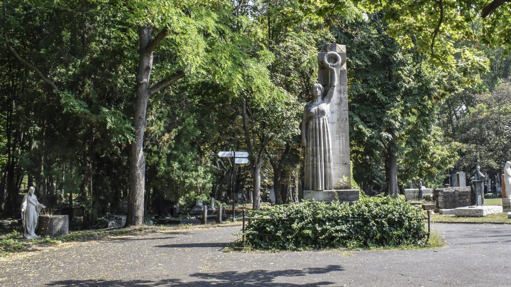 Arany János megújult sírja és koncert várja hétvégén a látogatókat a Fiumei úti sírkertben