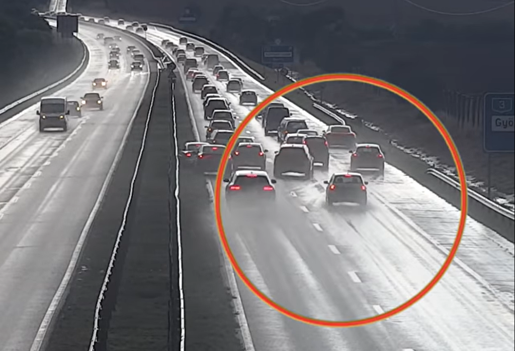 Halálos baleset lett egy fantomdugóból az M3-ason
