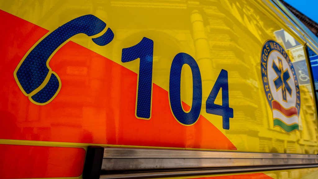 Kifosztottak egy mentőautót Nyíregyházán