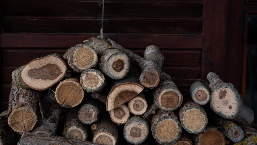 Rossz hírt kaptak a fával fűtők – mi lesz a tűzifaprogrammal?