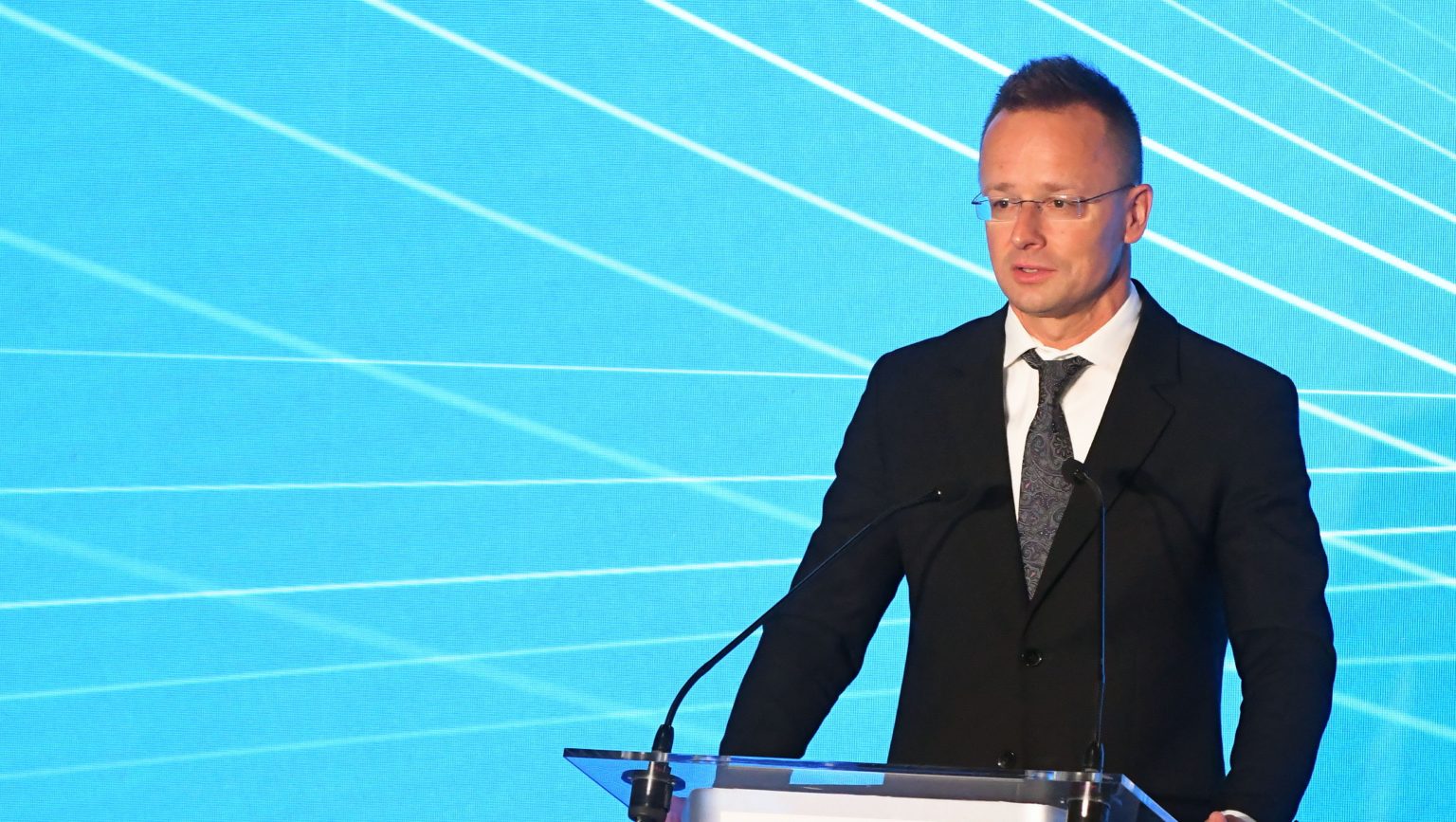 Szijjártó Készpénz, mindig 24.hu