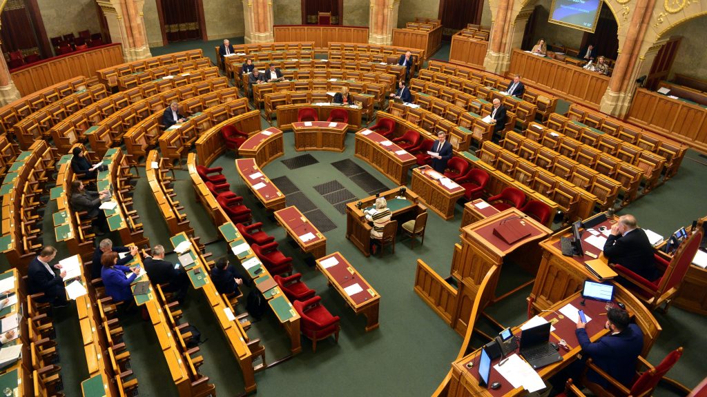 Kezdődik a parlament őszi ülésszaka