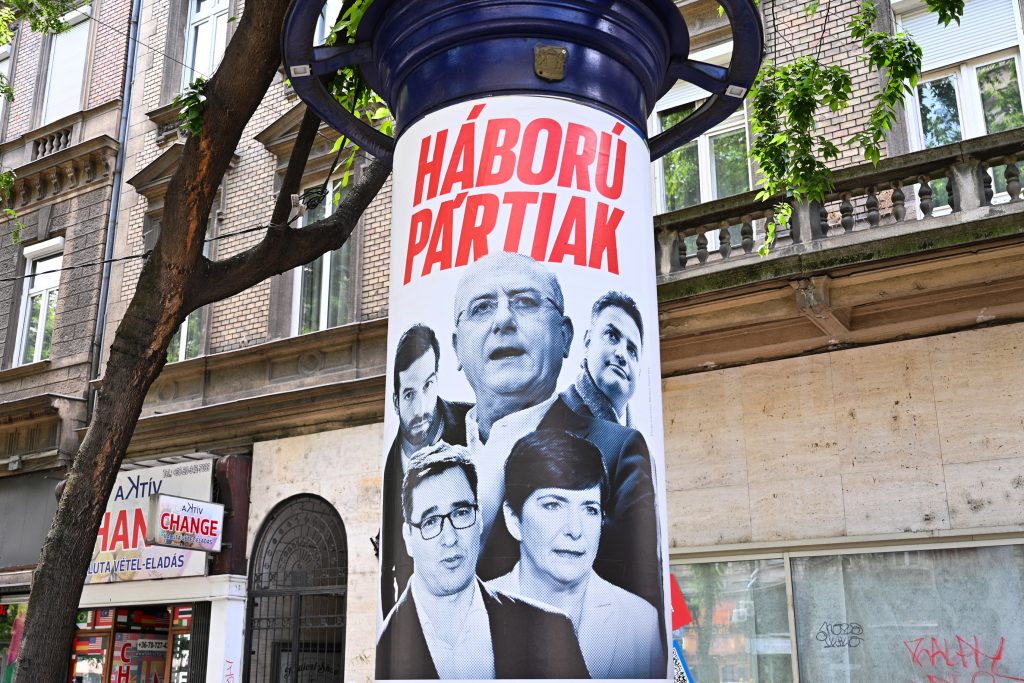 Feljelentés lett a CÖF „Háborúpártiak”-kampányából