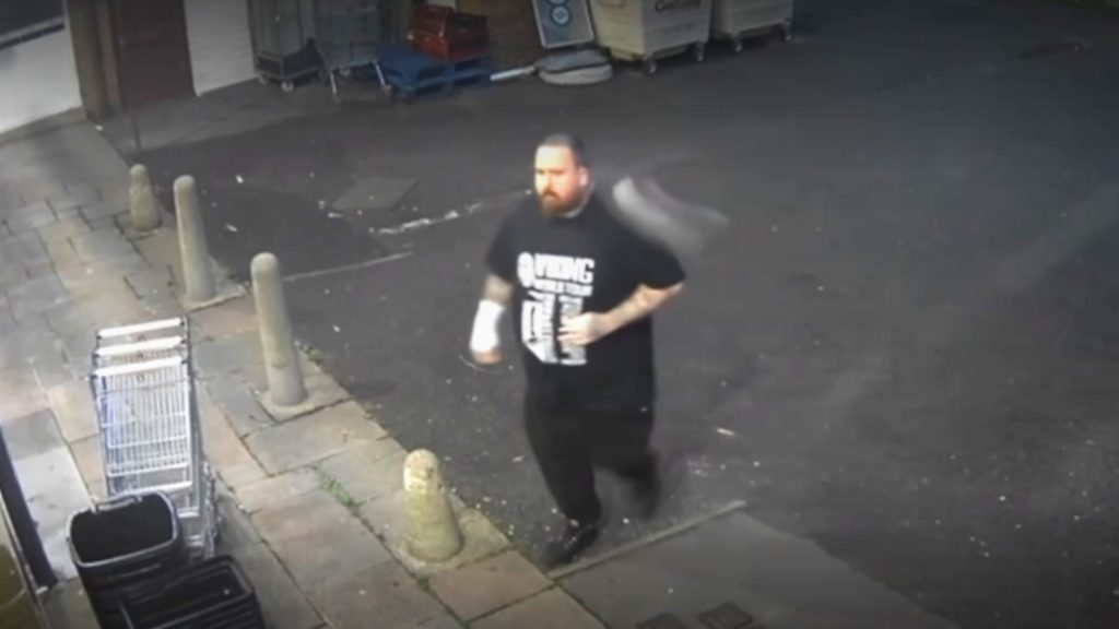 Könnyezve nevettek a BBC műsorvezetői a férfin, akivel galamb karambolozott