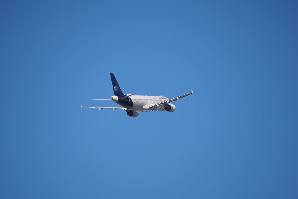 Olyan hasmenése volt egy utasnak, hogy vissza kellett fordulnia a repülőgépnek