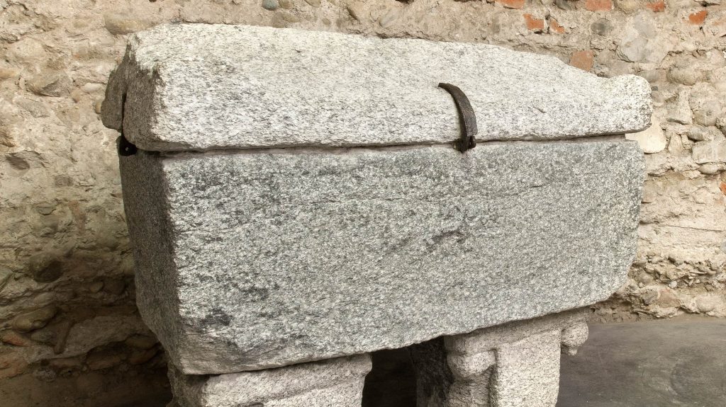 Megnézték, mi van az ősi, lezárt szarkofágban