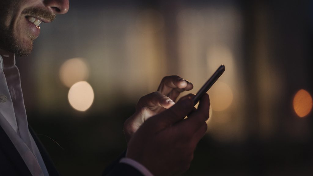 Felhívta a rendőröket, hogy ha nem csinálnak valamit a szomszédjával, akkor megöli és rágyújtja a házat