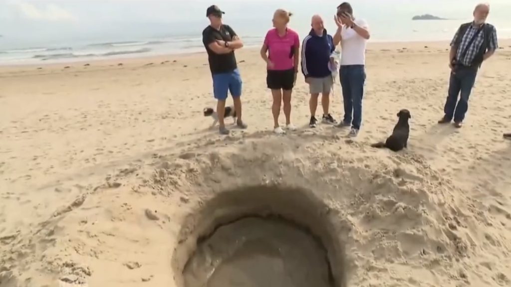 Fény derült a dublini tengerpart rejtélyes kráterének titkára