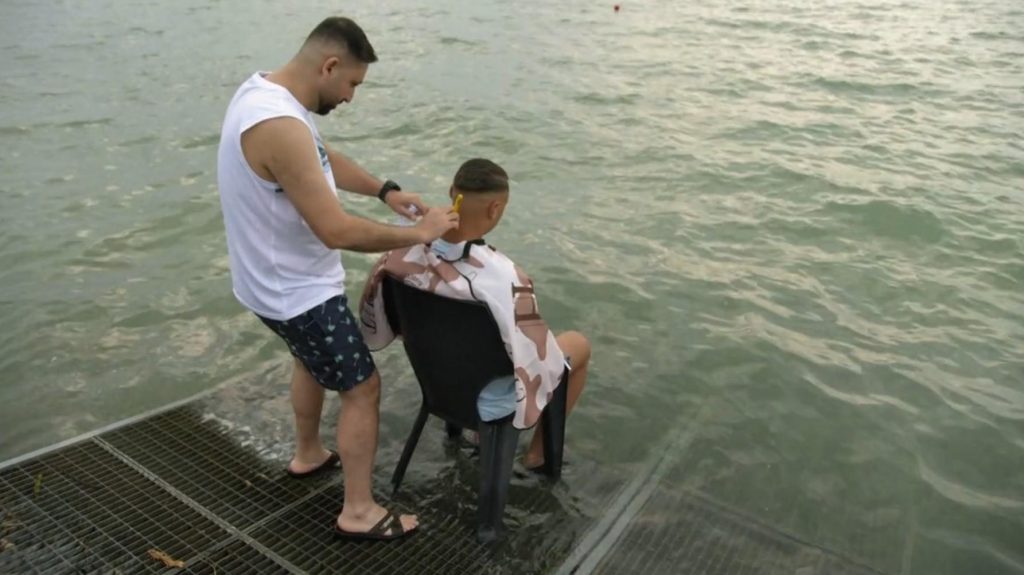 PSG Ogli haját a Balatonban nyírták le, „nehogy középszerű barberszalonban kelljen”