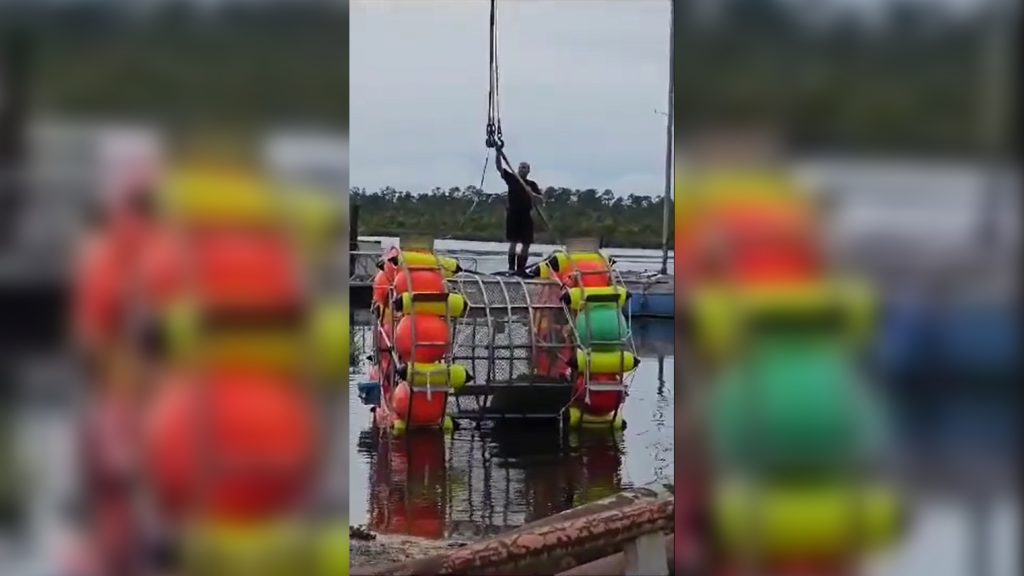 Egy mókuskerékben akart átfutni az Atlanti-óceánon – letartóztatták