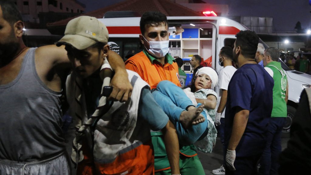 Vöröskereszt: temetőkké változnak a gázai kórházak