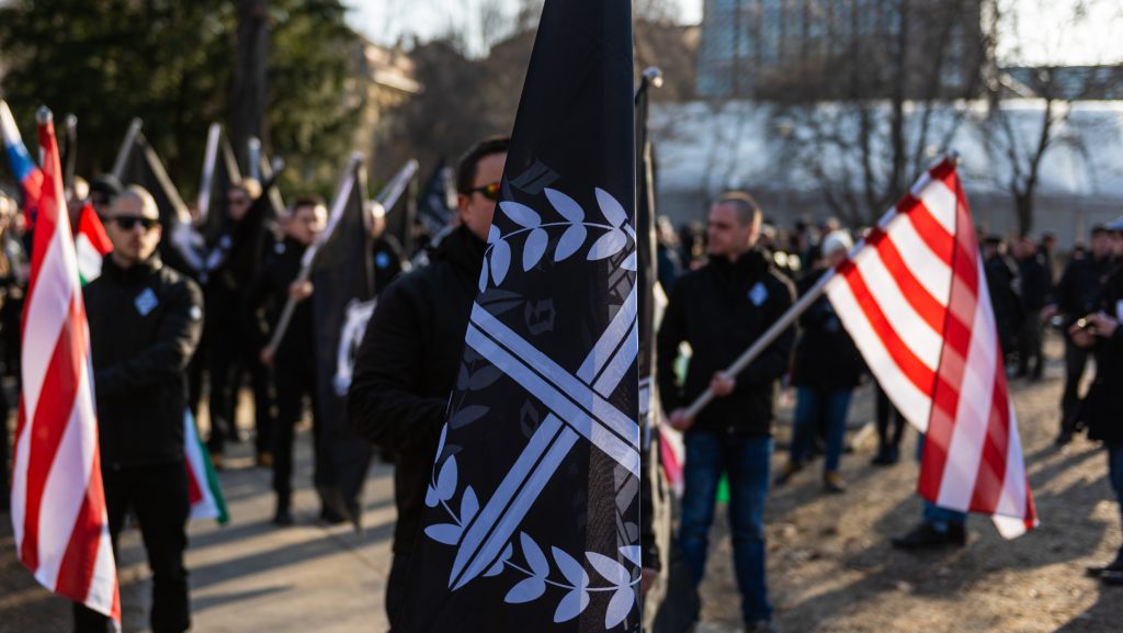 „Megakadályozzuk a bakancsos hordák megjelenését!” – betiltotta a neonáci összejövetelt az újpesti polgármester