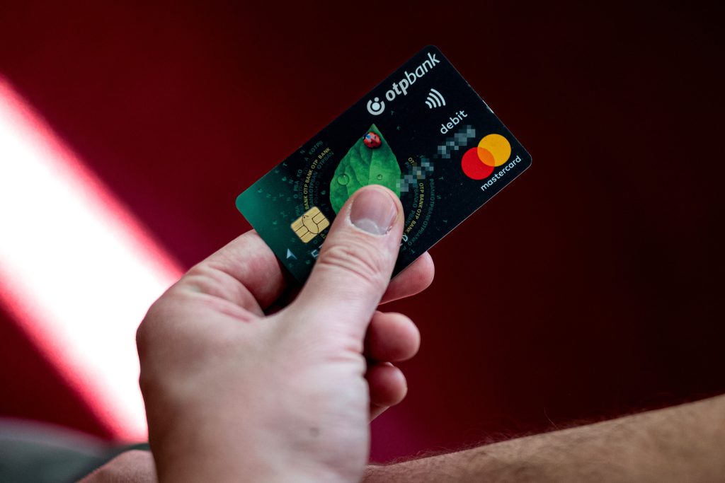 Banki átutalások: figyelmeztetést adott ki a Mastercard