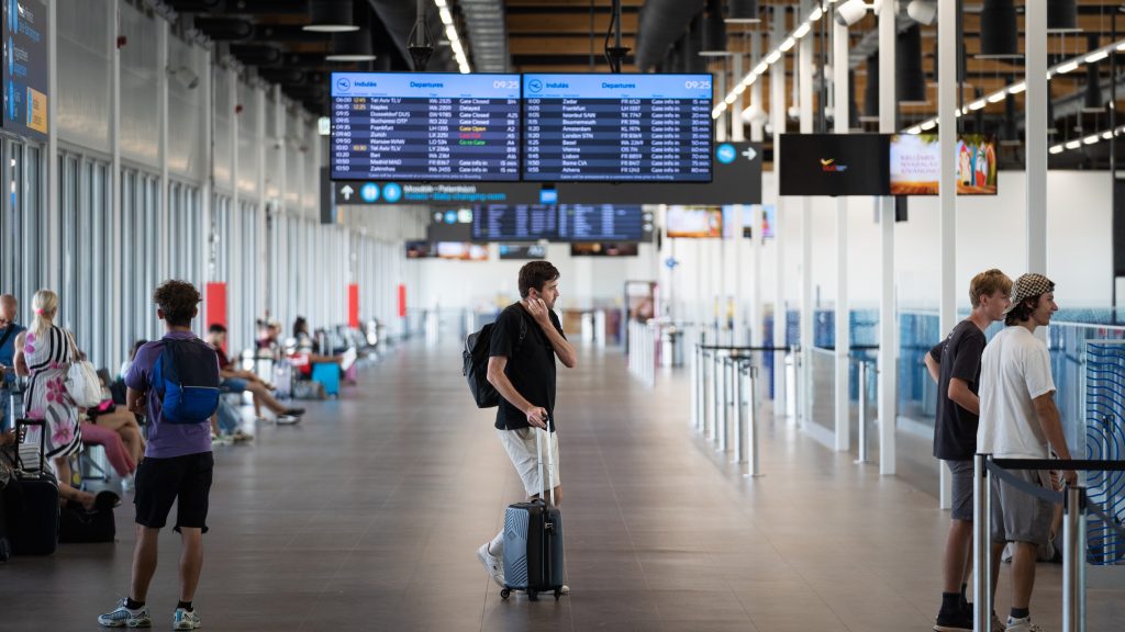 Hat kiló drogot találtak egy Szlovéniába tartó csomagban a Liszt Ferenc-repülőtéren