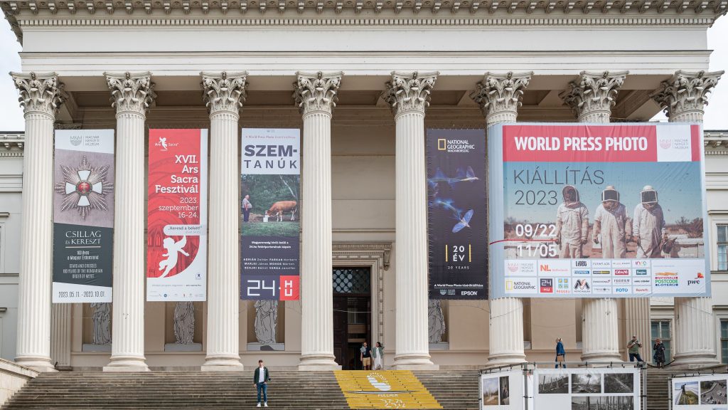 A MÚOSZ tiltakozik a sajtófotó-kiállítás korhatárossá tétele ellen
