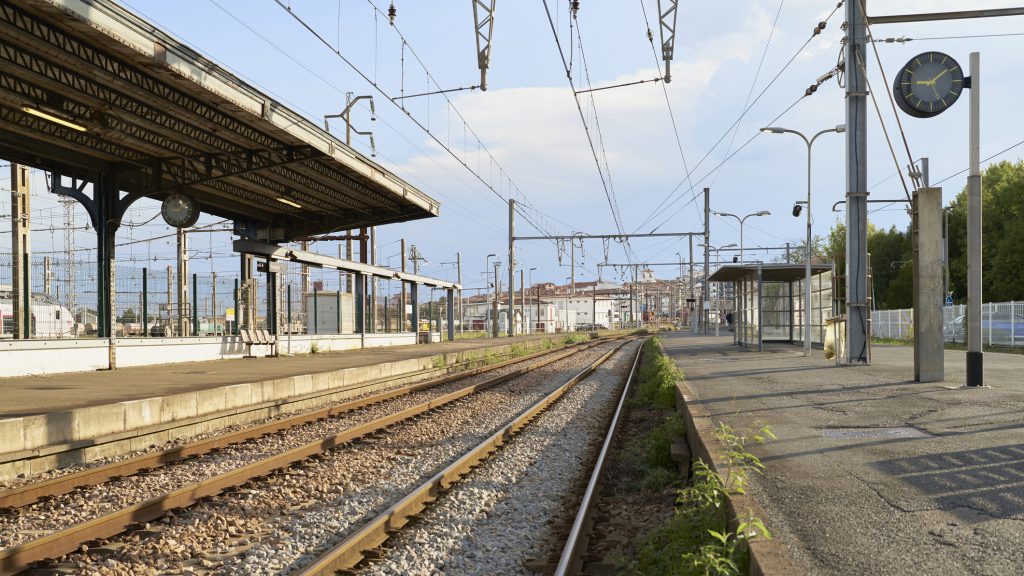 Agyonütött a nagyfeszültségű áram egy vagonokba rakodó munkást, letöltendőt kértek a főnökére