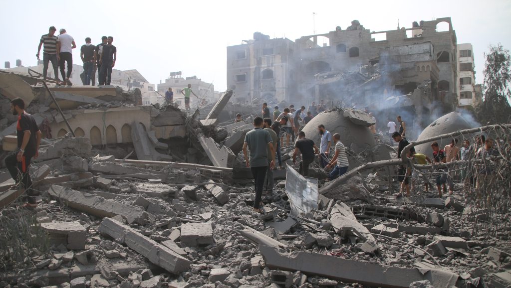 Biden: Izraelnek joga van válaszolni a támadásokra; a Hamász palesztin civileket használ élőpajzsként