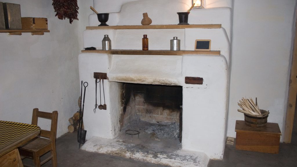 3 év 4 hónapot kértek a nyugdíjasra, aki elkeseredésében a halott anyjára és magára gyújtotta az elárverezett házat