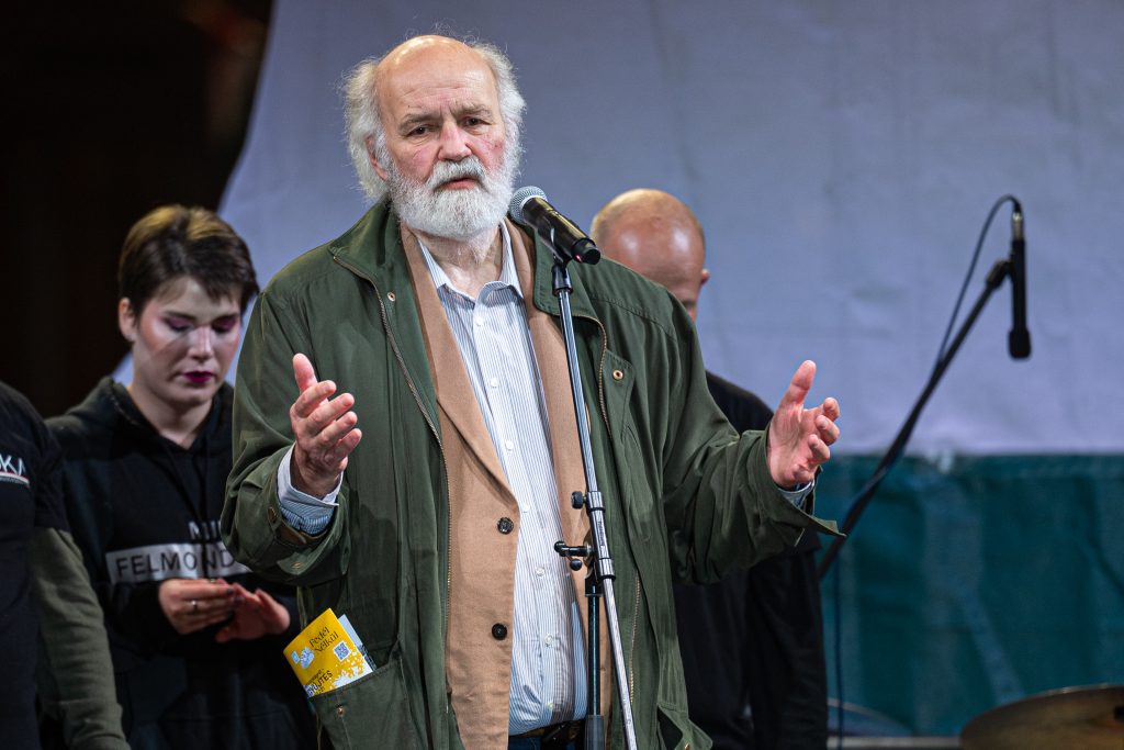 A főváros átmenetileg átveszi a MET és az Oltalom egyesület hajléktalanellátásban dolgozó munkavállalóit