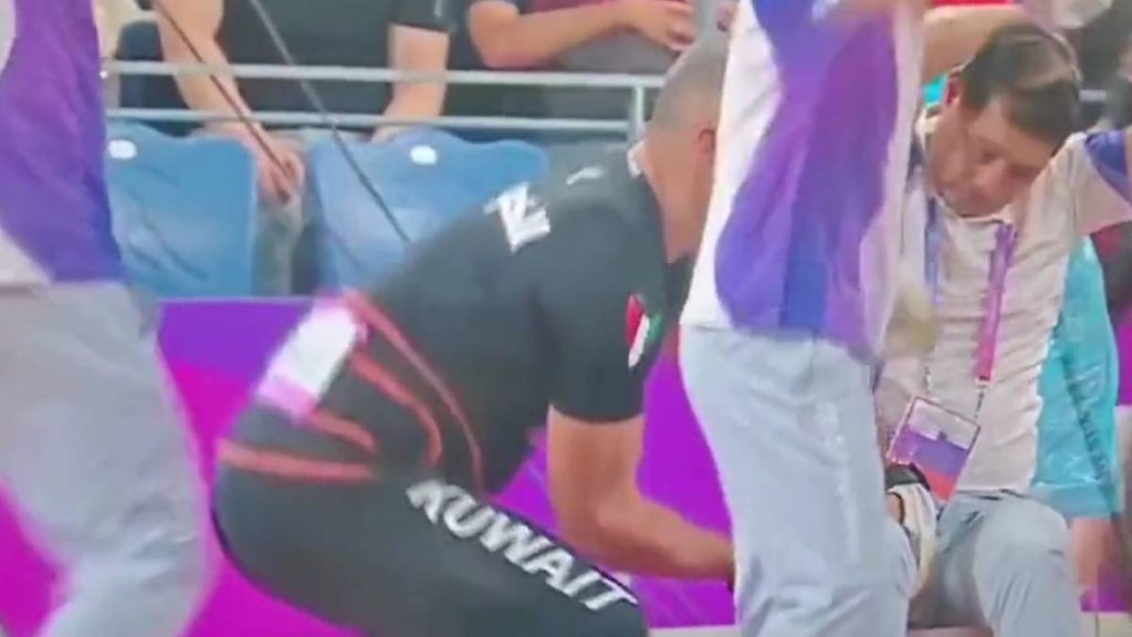 Védőhálót átszakító kalapács törte el egy versenybíró lábát