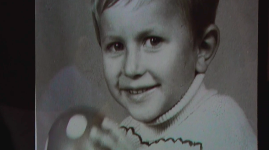 A Nagy Ő: Jákob Zoltán gyerekkori fotókat mutatott magáról