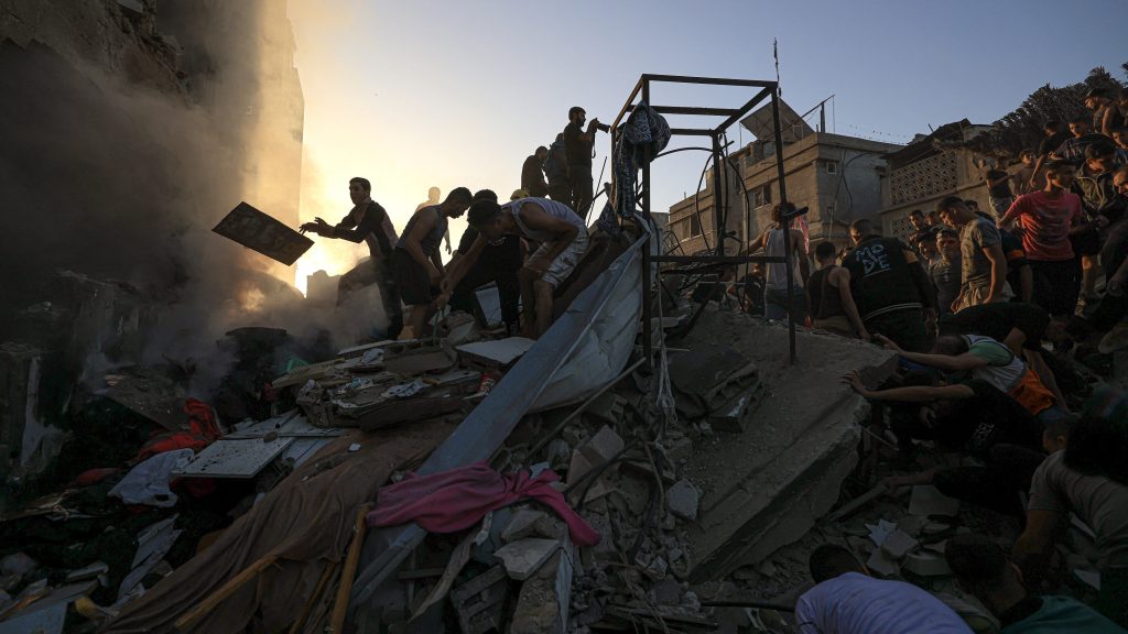 Iskolaépületet ért izraeli légitámadás Gázában, 15-en meghaltak