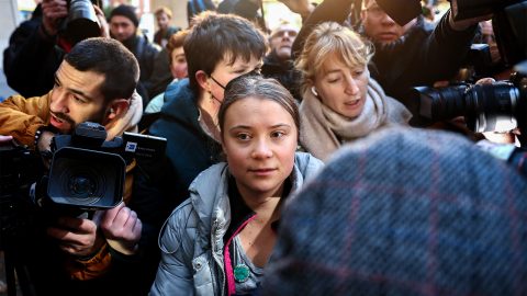 Egy nap alatt kétszer tartóztatták le Greta Thunberget