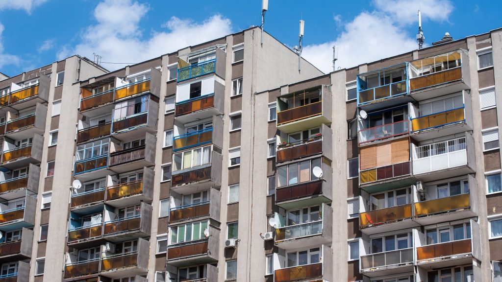 Szerelmi bánatában kiugrott a nyolcadikról egy 15 éves fiú Zuglóban