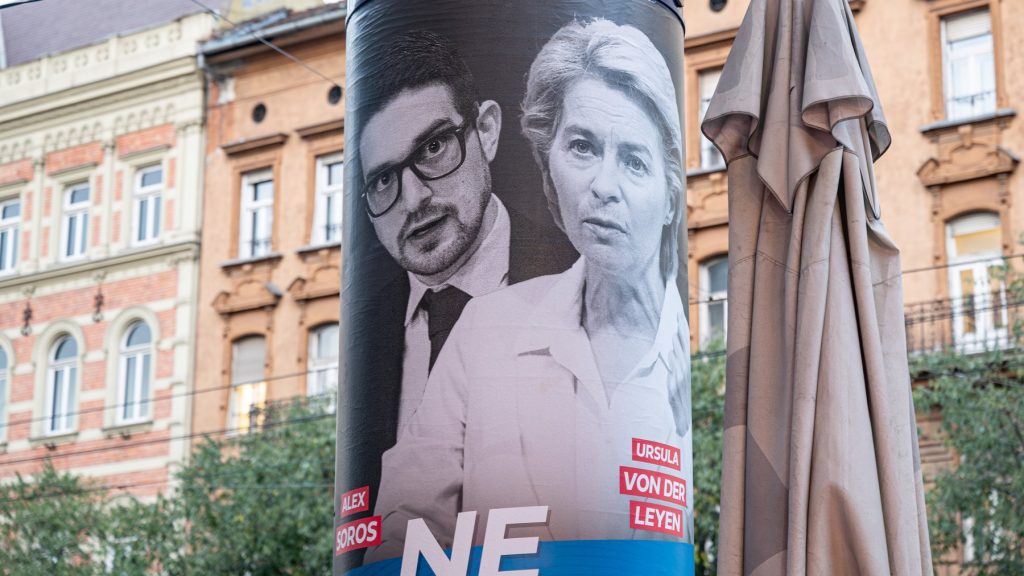 A jelek szerint átragasztják a nemzeti konzultációs óriásplakátokat egyetlen részlet miatt