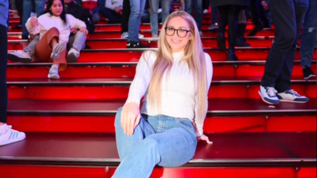 Már majdnem egymillió dollárt keresett a korábbi tanár az OnlyFansen