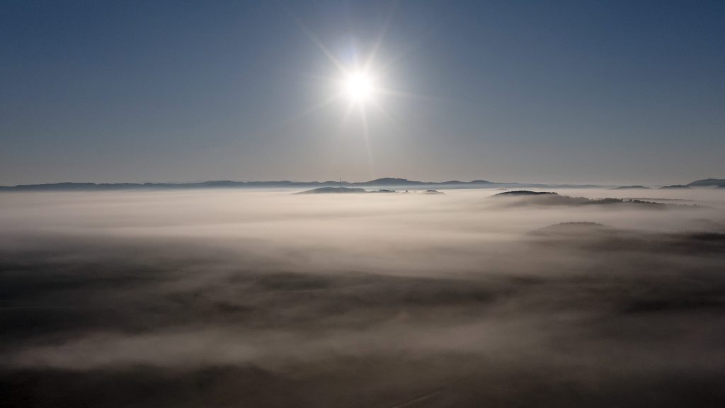 Helyenként viharos szél is lehet csütörtökön