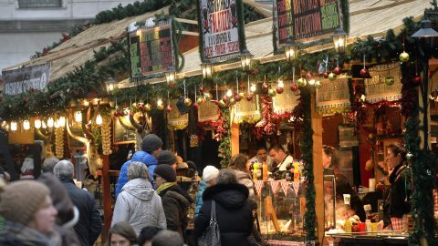 Karácsony Gergely megnyitotta a karácsonyi vásárt a Városháza parkban