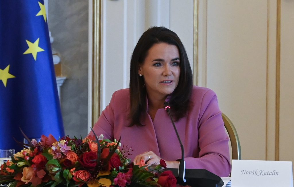 Novák Katalin meghívta Csintalan Sándort, aki kegyelmet kért az őt megverőknek