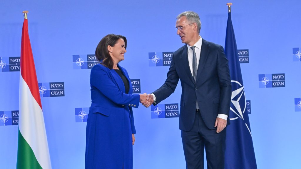 A NATO-főtitkár és Novák Katalin is támogatta Svédország mihamarabbi a tagfelvételét
