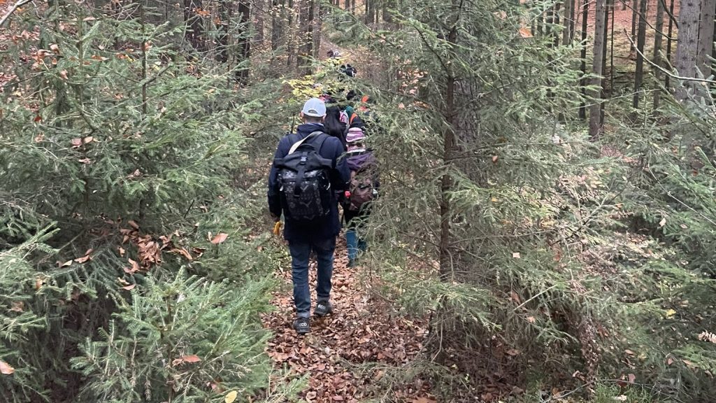 Ráhívták a rendőrséget egy kiránduló csoportra Németországban, mert menekültnek nézték őket