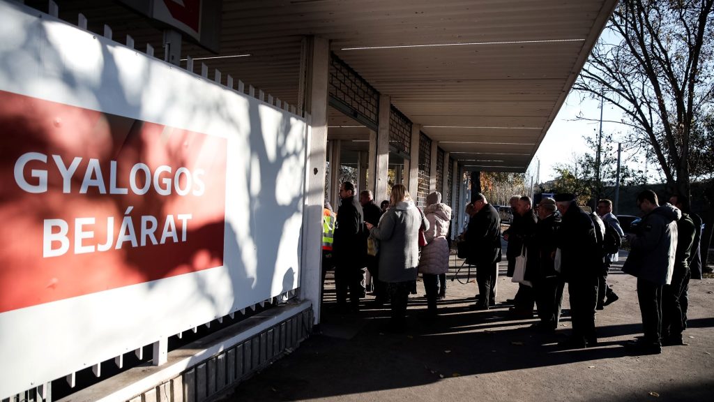 Érkeznek a küldöttek a Fidesz tisztújító kongresszusára